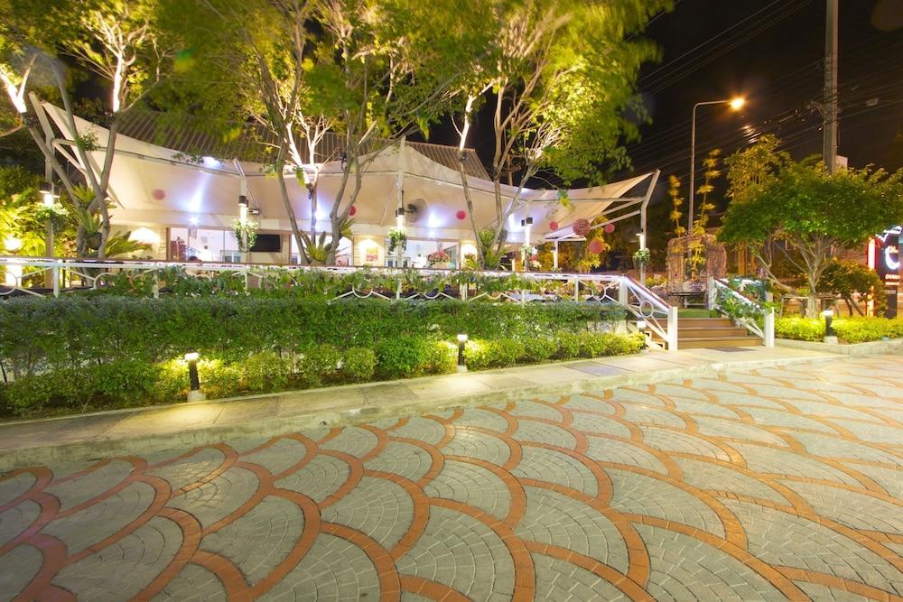 Aparthotel Charn residencia Bangsaen Exterior foto