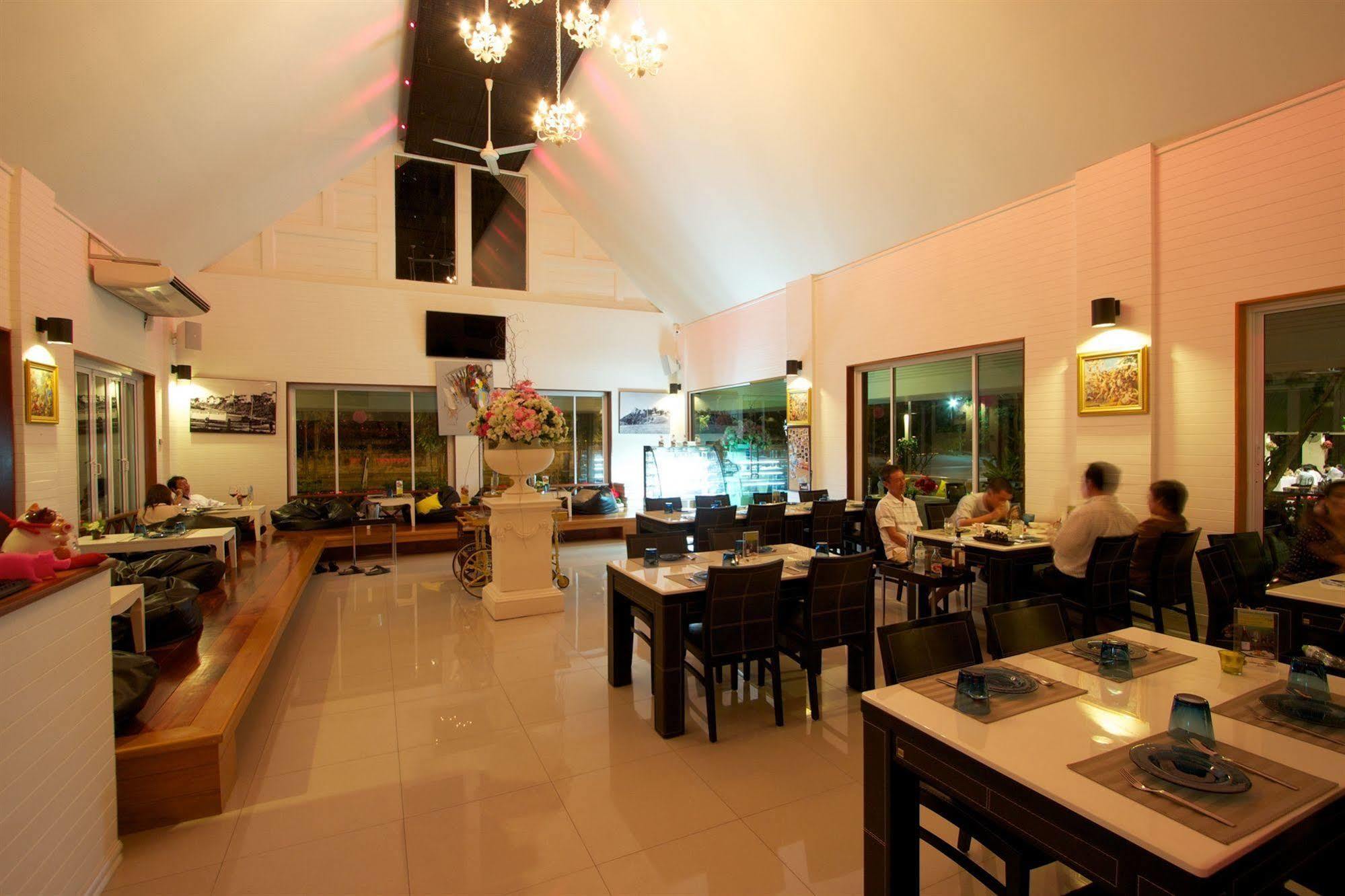 Aparthotel Charn residencia Bangsaen Exterior foto