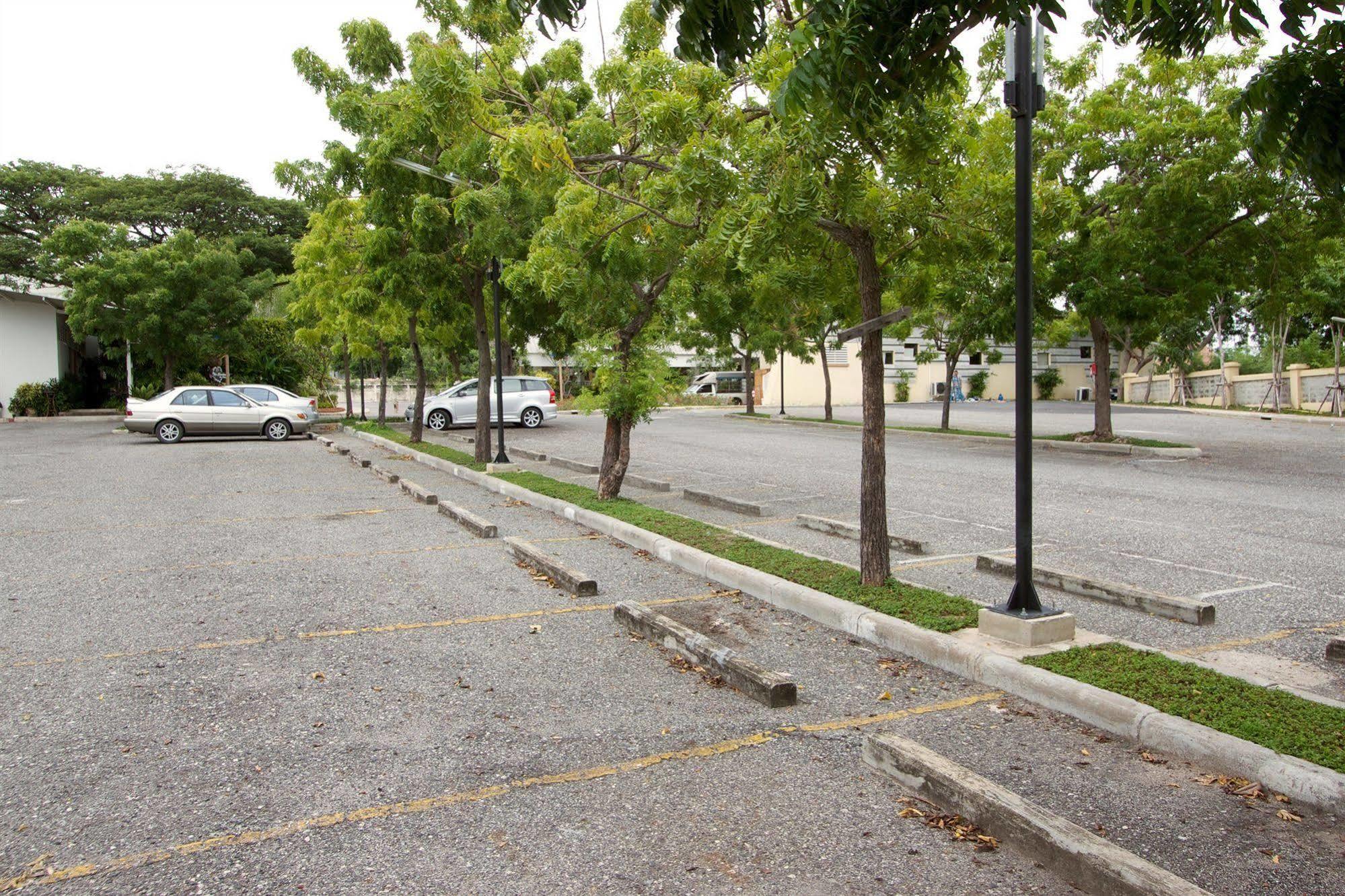 Aparthotel Charn residencia Bangsaen Exterior foto